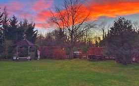 Little Silver Country Hotel